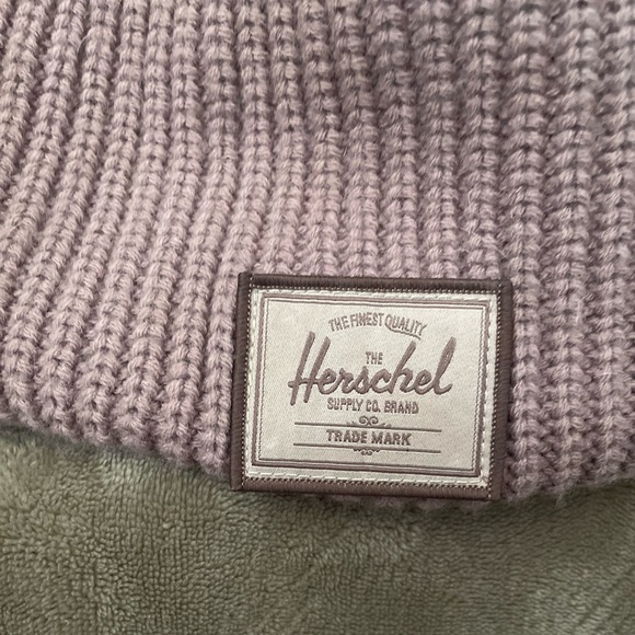 ✨💎BNWT Herschel Juneau Beanie💎✨ - Picture 2 of 7
